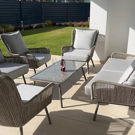 New Luxury Spacious In Vanian Gardens, 4 Bedrooms, 10 Min Walk To The Sea *
