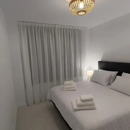 Apartment New Luxury Spacious In Vanian Gardens, 4 Bedrooms, 10 Min Walk To The Sea Estepona
