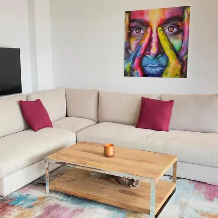 New Luxury Spacious In Vanian Gardens, 4 Bedrooms, 10 Min Walk To The Sea Apartment *