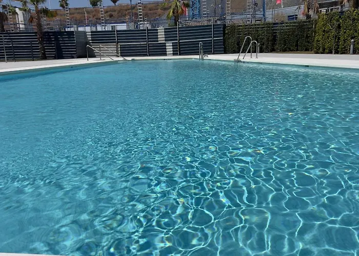 New Spacious 4 Bedrooms In 10 Min Walk To The Apartamento