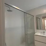 Appartement New Spacious 4 Bedrooms In 10 Min Walk To The