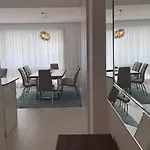 New Spacious 4 Bedrooms In 10 Min Walk To The Estepona