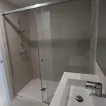 New Spacious 4 Bedrooms In 10 Min Walk To The Appartement *