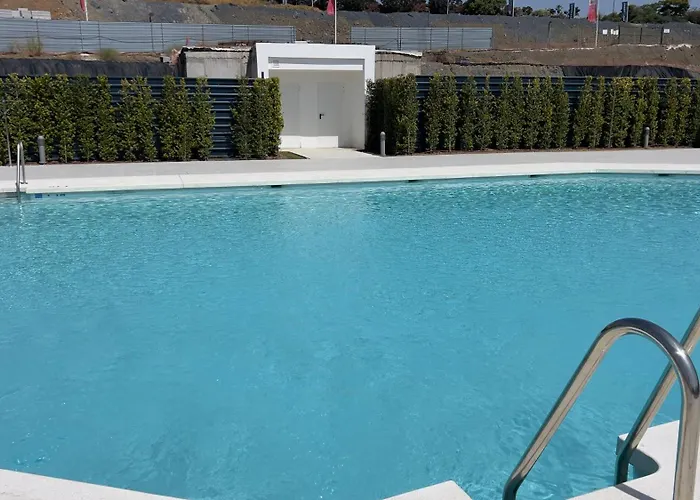 Apartment New Spacious 4 Bedrooms In 10 Min Walk To The