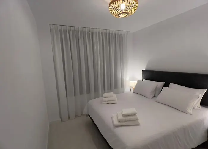 דירה New Spacious 4 Bedrooms In 10 Min Walk To The אסטפונה