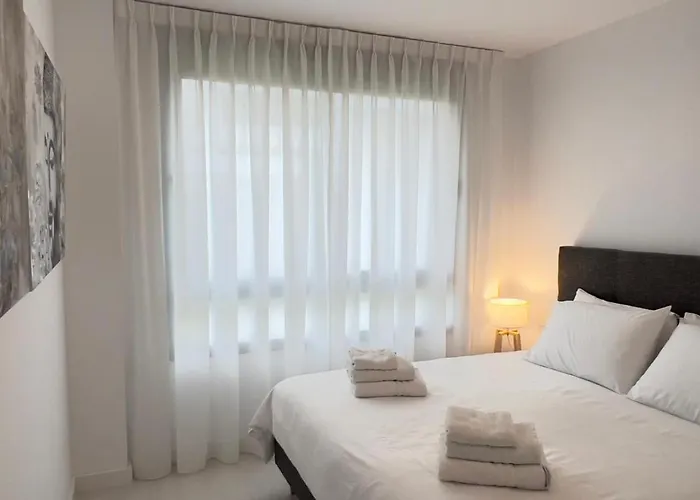 דירה New Spacious 4 Bedrooms In 10 Min Walk To The אסטפונה