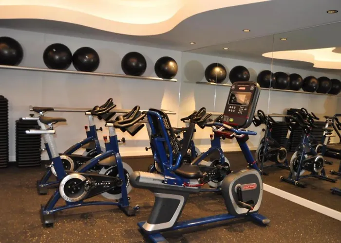 דירה New Spacious 4 Bedrooms In 10 Min Walk To The *